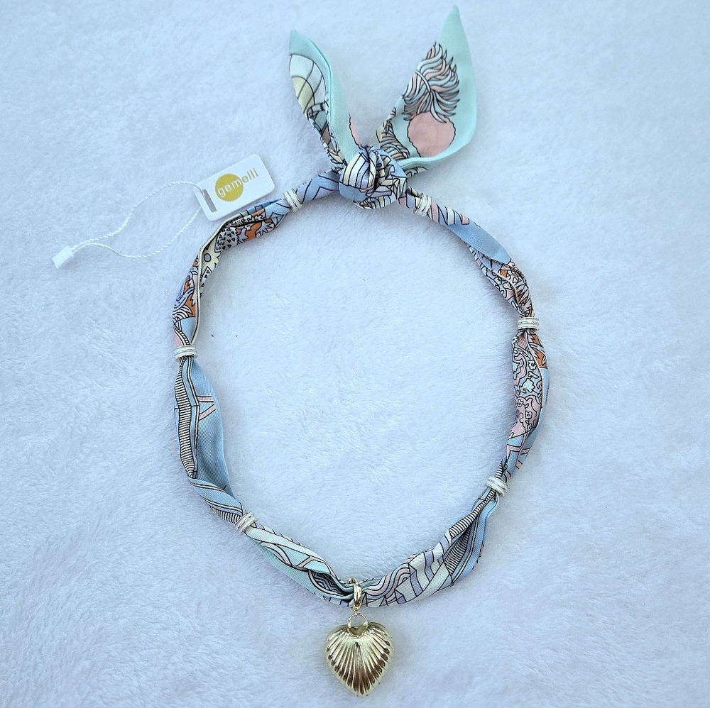 Gemelli👭 Scarf Necklace with Scalloped Gold Heart💛 Pendant - NWT